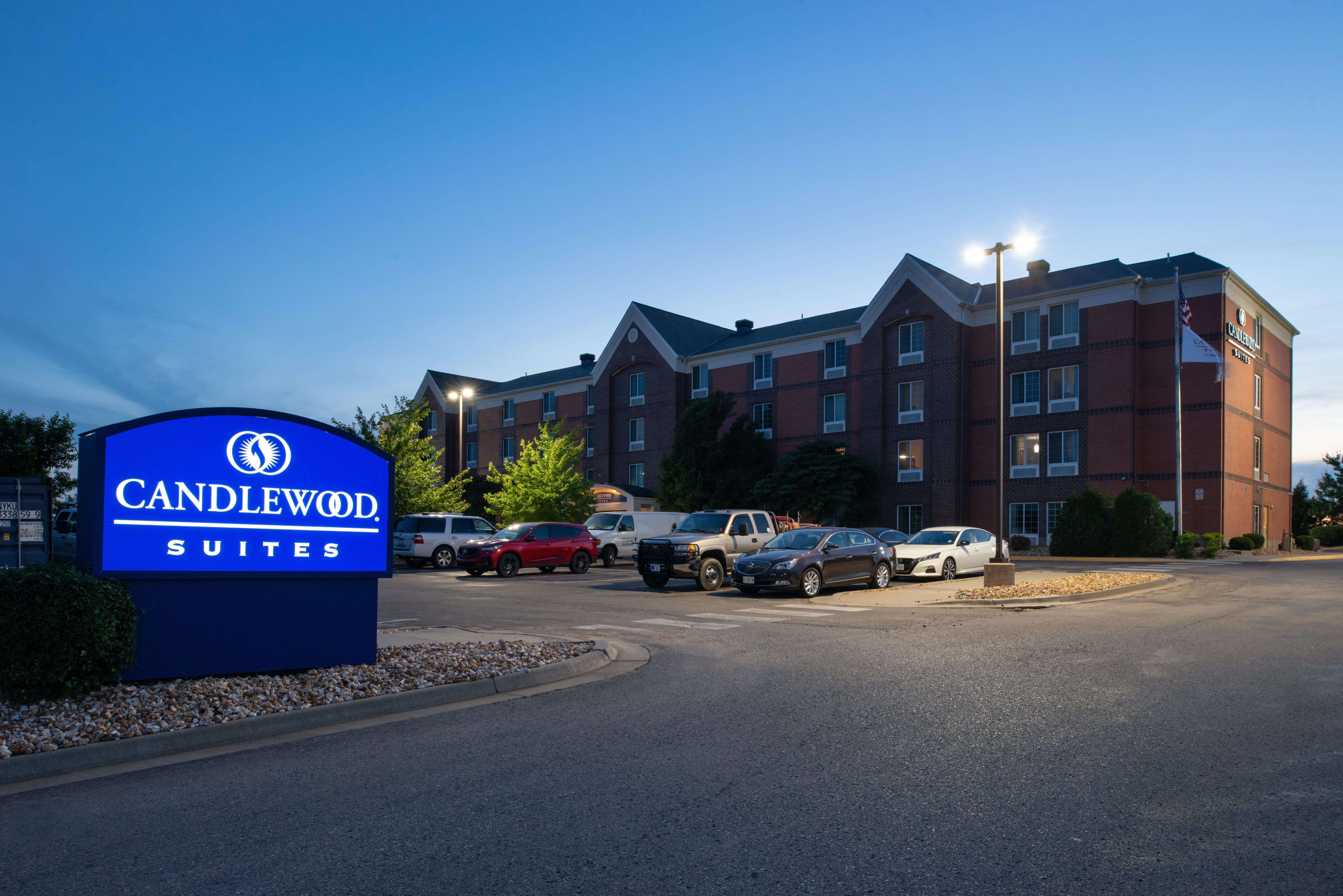 Candlewood Suites Olathe, An Ihg Hotel Extérieur photo